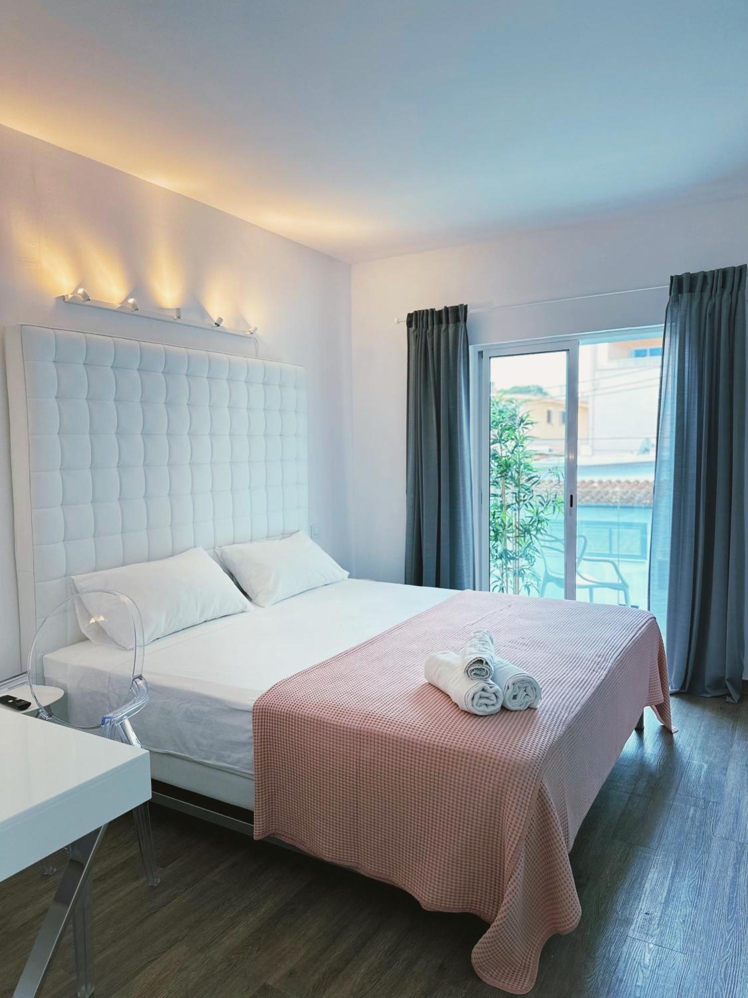 Bhc Boutique Hostal Cala Millor Кала Милор Екстериор снимка